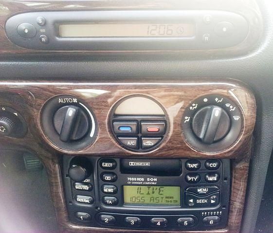 Gebraucht Ford Mondeo Ghia 116 PS (85 kW) 1999 Grau Kombi