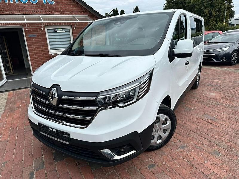 Weiß Gebraucht 2022 Renault Trafic Life Van / Kleinbus | 19.900 € - Bild 1/4