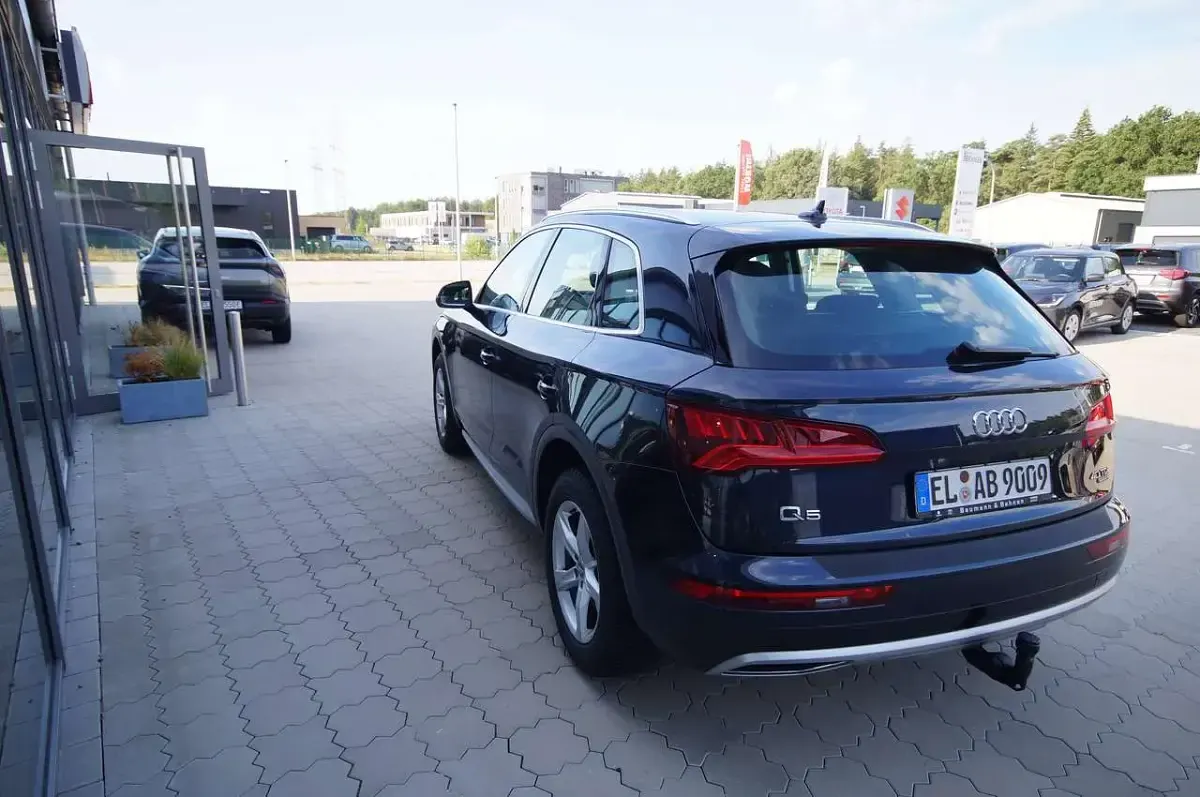 Gebraucht Audi Q5 Sport 190 PS (139 kW) 2020 Mondscheinblau SUV