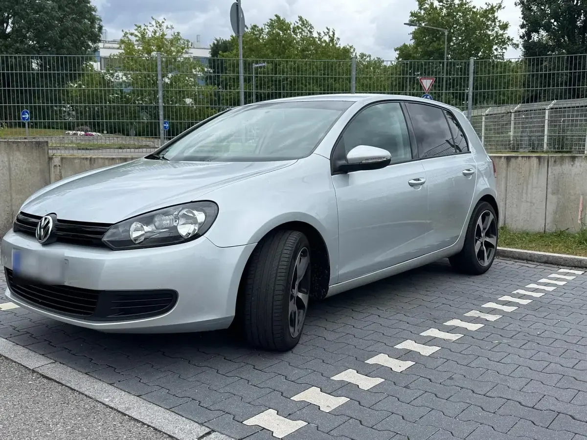 Gebraucht VW Golf VI 80 PS (58 kW) 2008 Silber Kleinwagen