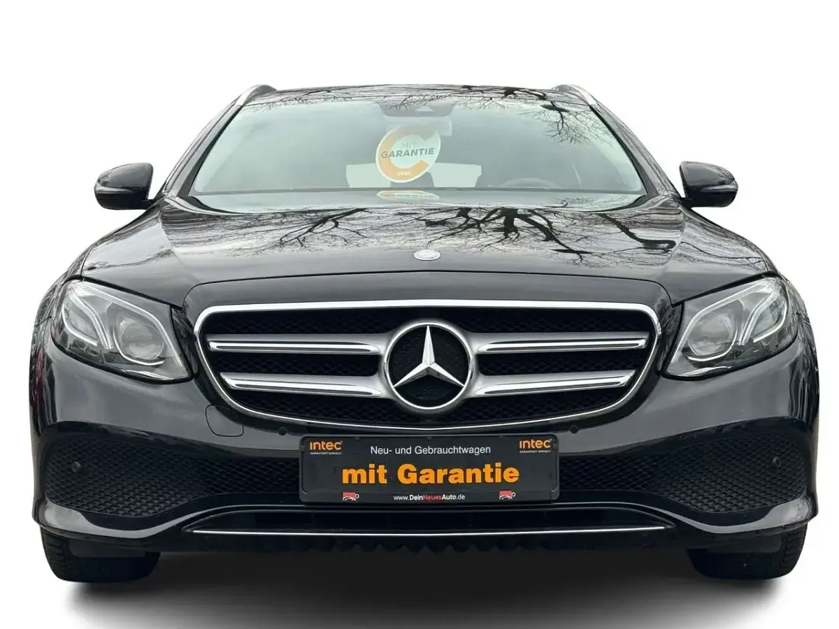 Gebraucht Mercedes E220 Advantage 194 PS (142 kW) 2016 Schwarz Kombi