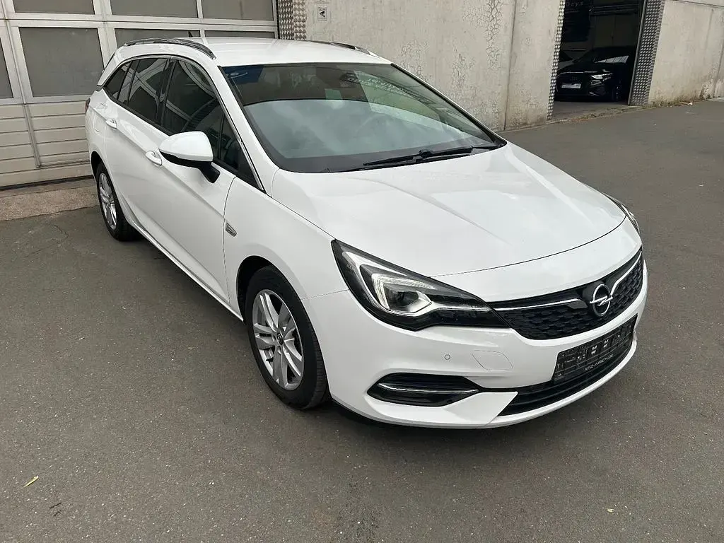 Gebraucht Opel Astra 122 PS (89 kW) 2020 Weiß Limousine