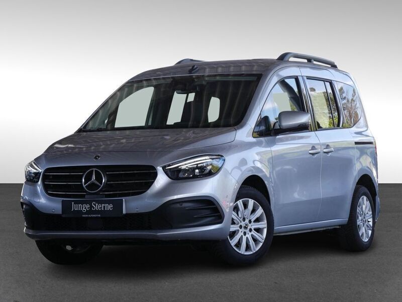 Silber Gebraucht 2024 Mercedes 180 Progressive Limousine | 28.548 € (Fairer Preis) - Bild 1/4