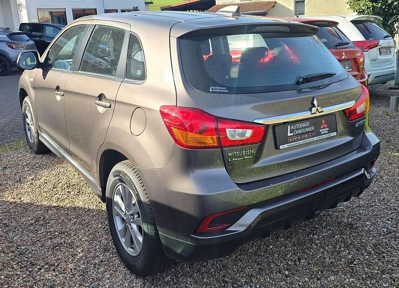 Gebraucht Mitsubishi ASX Active 117 PS (86 kW) 2019 Granitbraun (metallic) SUV