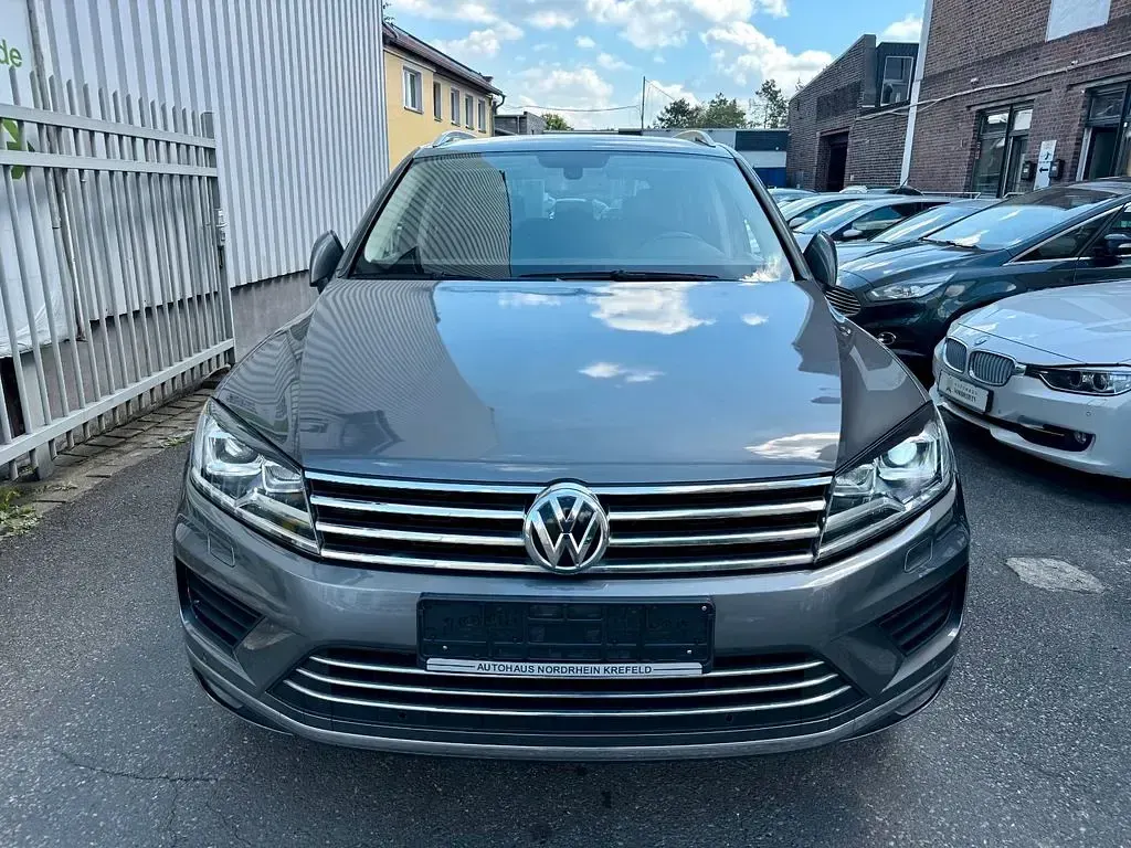 Gebraucht VW Touareg Terrain Tech 262 PS (192 kW) 2016 Canyon grey metallic SUV