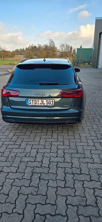 Gebraucht Audi A6 Ambiente 320 PS (235 kW) 2017 Grün Kombi