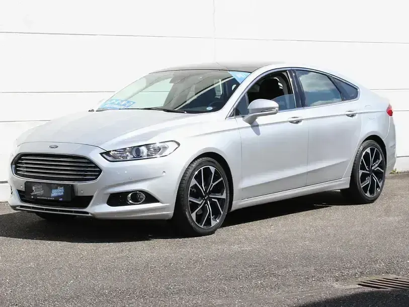 Gebraucht Ford Mondeo Titanium 160 PS (117 kW) 2016 Silber metallic Limousine