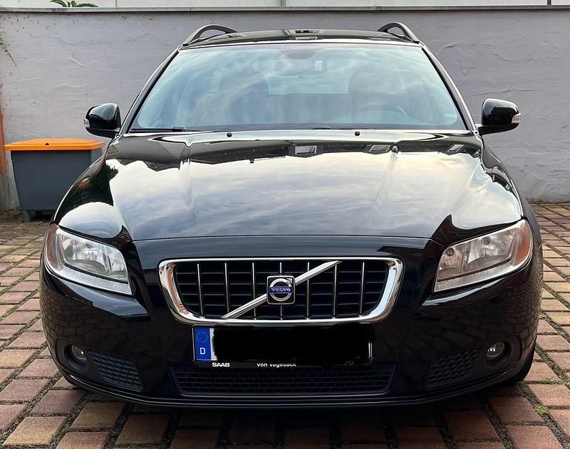 Gebraucht Volvo V70 139 PS (102 kW) 2009 Schwarz Kombi