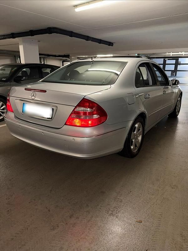 Gebraucht Mercedes E280 231 PS (169 kW) 2005 Silber Limousine