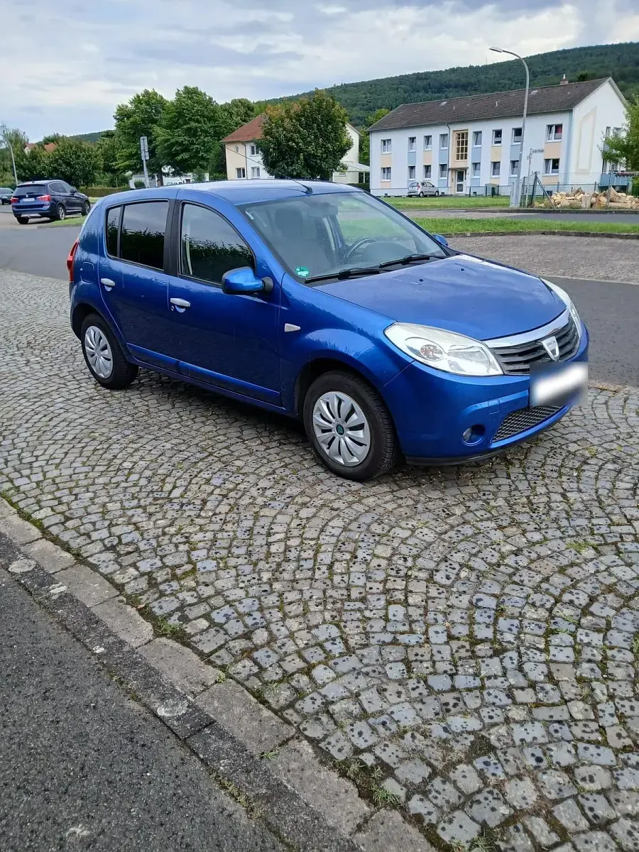Gebraucht Dacia Sandero 75 PS (55 kW) 2009 Blau Kombi