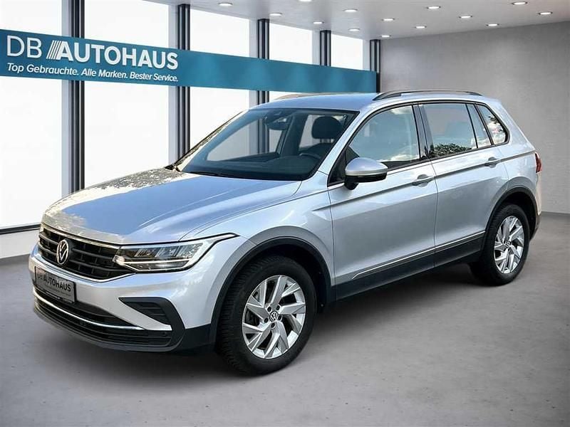 Silber Gebraucht 2022 VW Tiguan Life SUV | 28.970 € (Guter Preis) - Bild 1/4