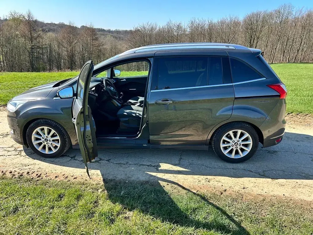 Gebraucht Ford Grand C-Max Ambiente 125 PS (91 kW) 2018 Grau Van / Kleinbus