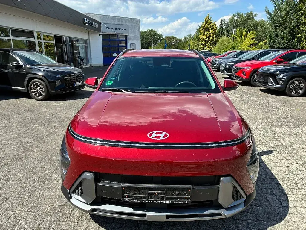 Gebraucht Hyundai Kona Trend 120 PS (88 kW) 2024 Rot SUV
