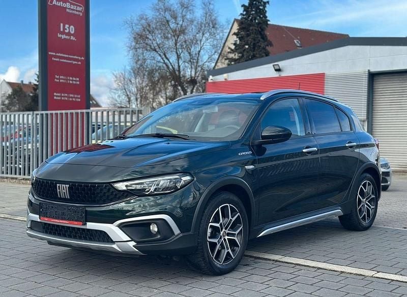 Gebraucht Fiat Tipo Cross 101 PS (74 kW) 2022 Grün Limousine