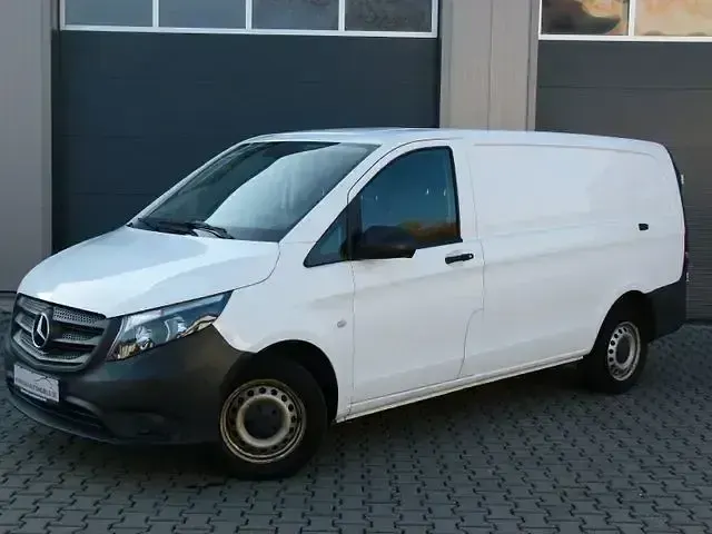 Gebraucht Mercedes Vito 163 PS (119 kW) 2022 Arktikweiss Van