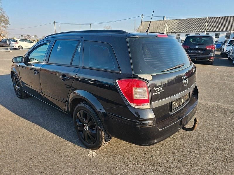 Gebraucht Opel Astra Innovation 140 PS (102 kW) 2008 Schwarz Kombi