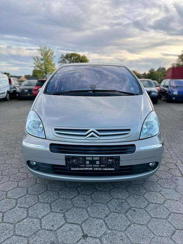 Gold Gebraucht 2004 Citroën C4 Van / Kleinbus | 230 € - Bild 1/4