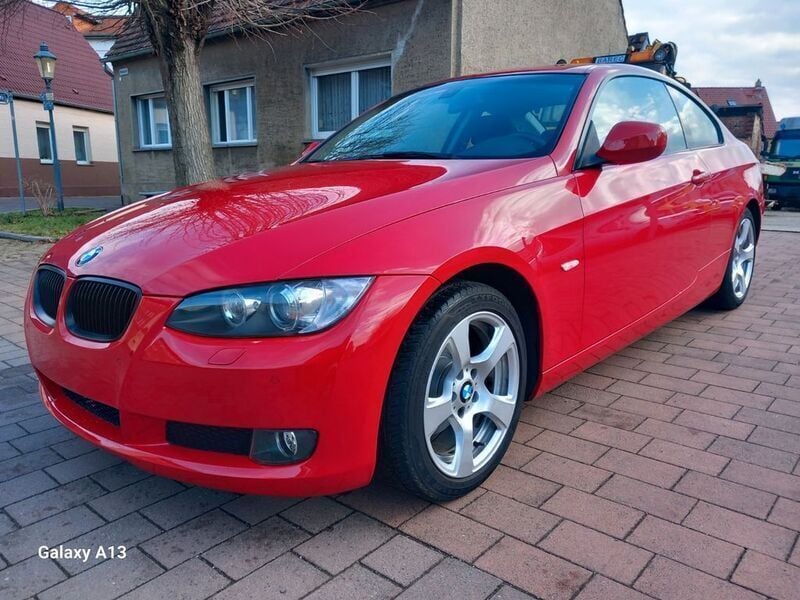 Gebraucht BMW 320 170 PS (125 kW) 2010 Rot Coupé