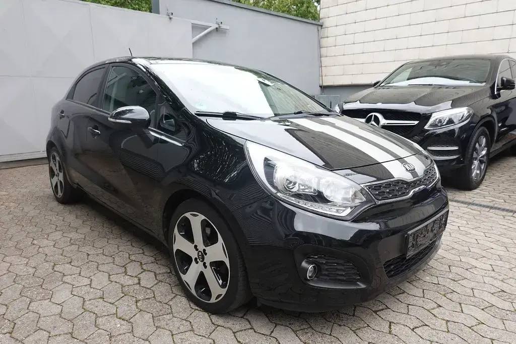 Gebraucht Kia Rio Platinum Edition 109 PS (80 kW) 2014 Schwarz Limousine