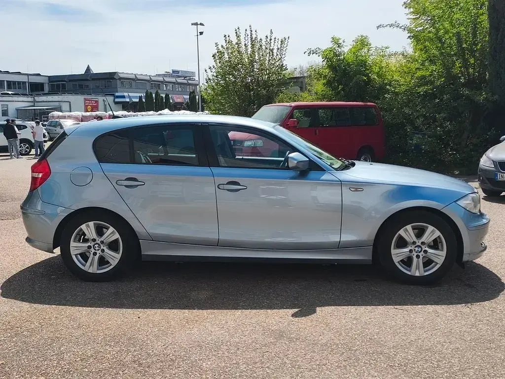 Gebraucht BMW 118 Advantage 143 PS (105 kW) 2011 Bluewater metallic Kleinwagen