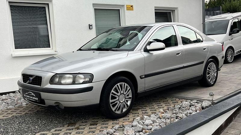 Silber Gebraucht 2001 Volvo S60 Comfort Limousine | 2.499 € (Teuer) - Bild 1/4