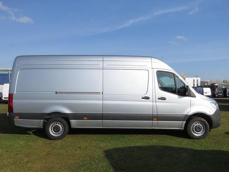 Neu Mercedes Sprinter 170 PS (125 kW) 2026 Silber Van