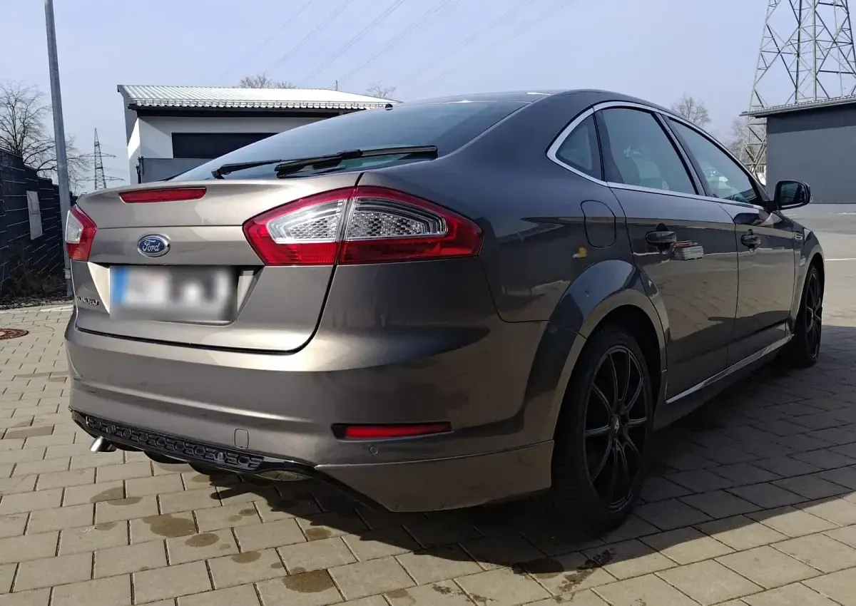 Gebraucht Ford Mondeo Titanium S 163 PS (119 kW) 2011 Braun Limousine