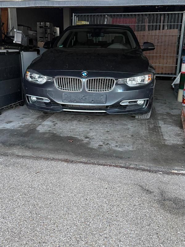 Grau Gebraucht 2012 BMW 328 Limousine | 10.700 € (Superpreis) - Bild 1/4