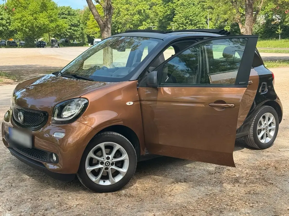 Usata Smart ForFour 70 CV (51 kW) 2017 Marrone Utilitaria