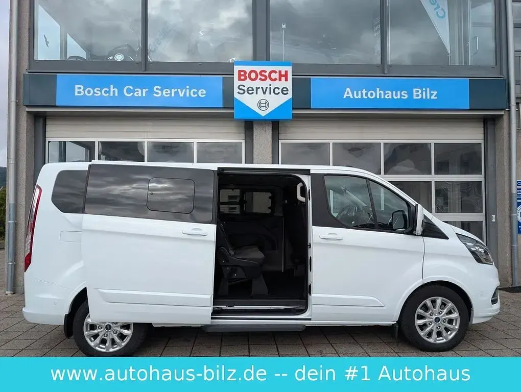 Second-hand Ford Transit Custom Titanium X 150 CP (110 kW) 2023 Alb Monovolum