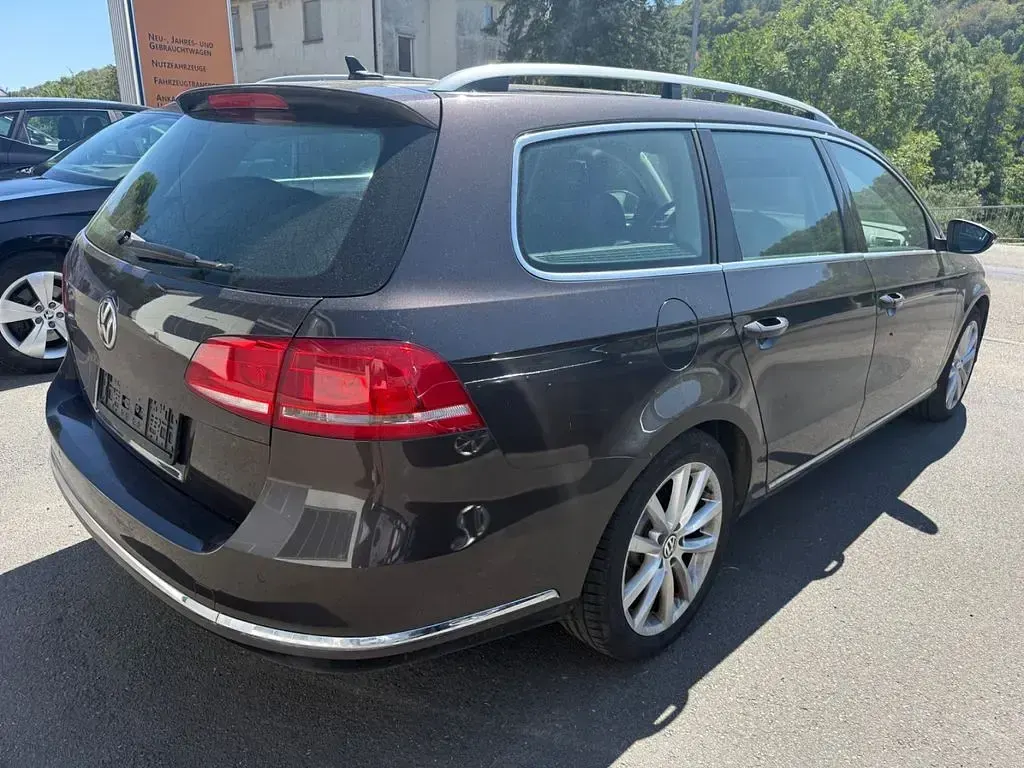 Gebraucht VW Passat Highline 170 PS (125 kW) 2011 Braun Kombi