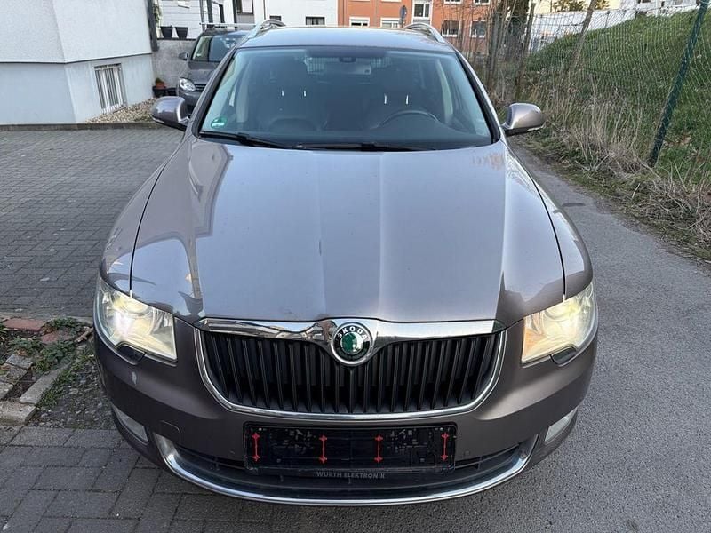 Gebraucht Skoda Superb Elegance 170 PS (125 kW) 2010 Violet Kombi