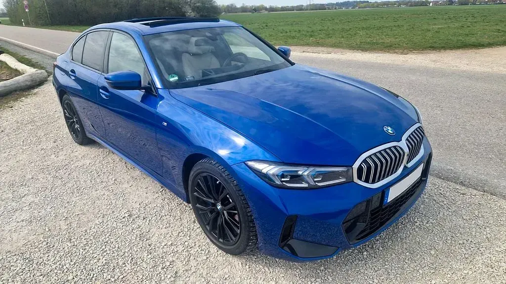 Gebraucht BMW 330e Performance 292 PS (214 kW) 2024 Blau Limousine