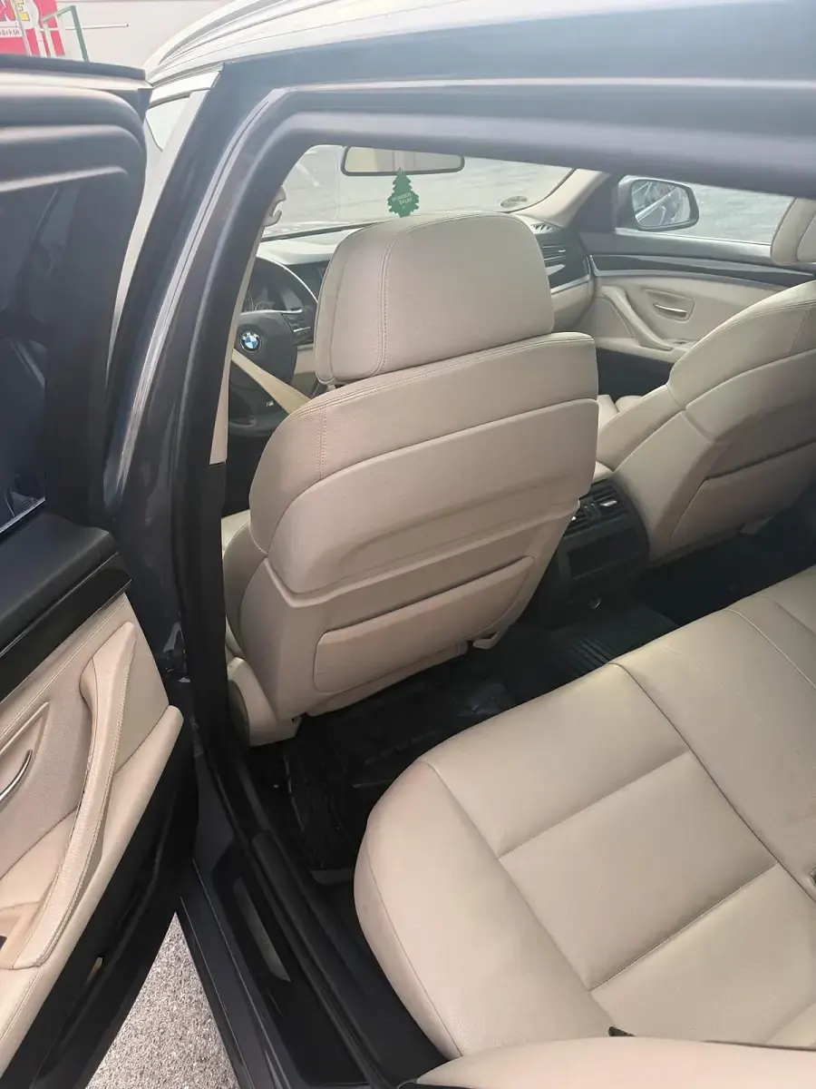 Gebraucht BMW 530 258 PS (189 kW) 2012 Andere farben Kombi