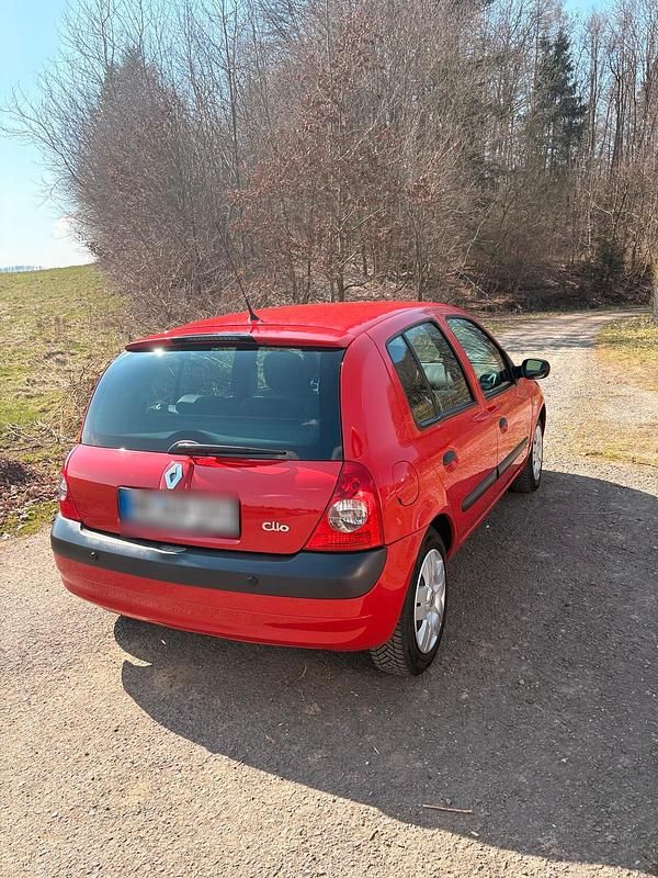 Gebraucht Renault Clio II 98 PS (72 kW) 2004 Rot Kleinwagen