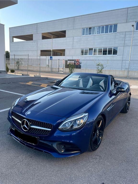 Blau Gebraucht 2016 Mercedes SLC250 Cabrio | 25.000 € - Bild 1/4