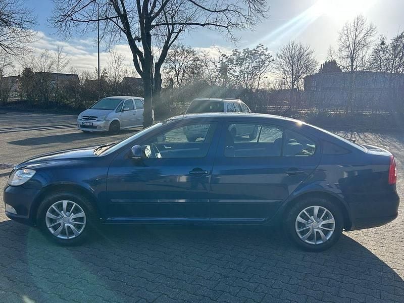 Gebraucht Skoda Octavia Ambiente 122 PS (89 kW) 2009 Blau Limousine