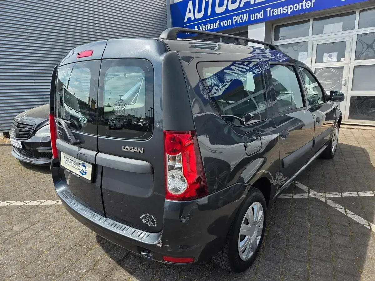 Second-hand Dacia Logan 84 CP (61 kW) 2011 Gri Break