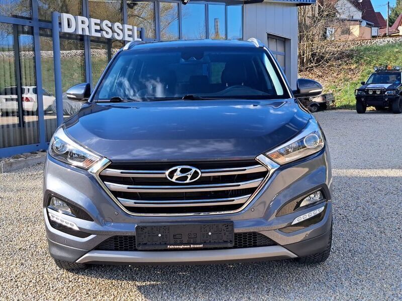 Grau Gebraucht 2017 Hyundai Tucson Style SUV | 16.900 € (Fairer Preis) - Bild 1/4