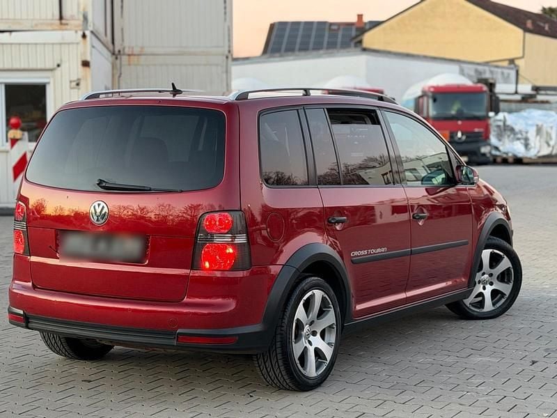 Gebraucht VW Touran Cross 140 PS (102 kW) 2009 Rot Van / Kleinbus