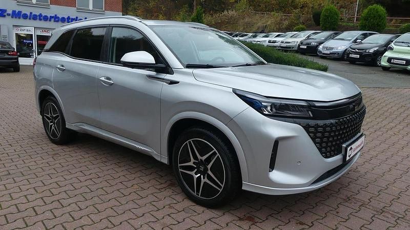 Neu DFSK E5 177 PS (130 kW) 2025 Silber SUV