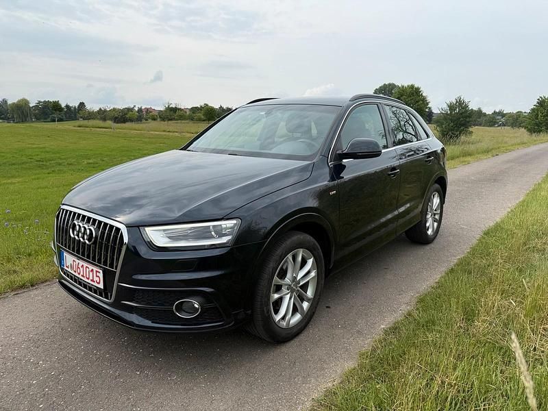 Blau Gebraucht 2015 Audi Q3 S-Line SUV | 11.900 € (Superpreis) - Bild 1/4