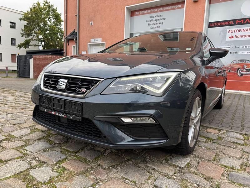 Grau Gebraucht 2020 Seat Leon FR Limousine | 9.999 € (Fairer Preis) - Bild 1/4