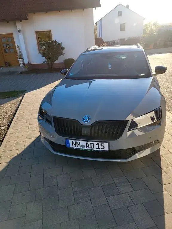 Gebraucht Skoda Superb SportLine 220 PS (161 kW) 2018 Grau Kombi