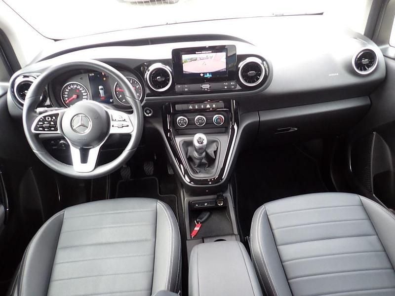 Gebraucht Mercedes T160 95 PS (69 kW) 2023 Chromitgrau metallic Van / Kleinbus