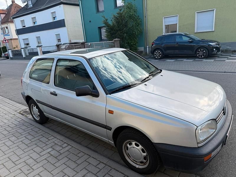 Second-hand VW Golf III 75 CP (55 kW) 1992 Argintiu Hatchback