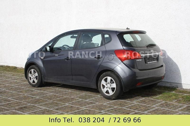 Gebraucht Kia Venga 90 PS (66 kW) 2017 Grau Kleinwagen