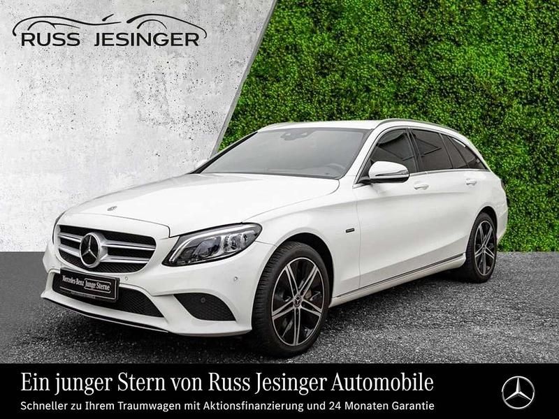 Weiß Gebraucht 2020 Mercedes C300e Avantgarde Limousine | 25.880 € (Superpreis) - Bild 1/3