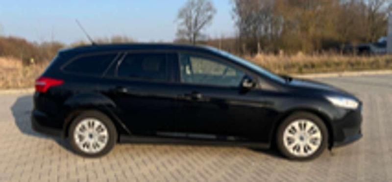 Gebraucht Ford Focus Business Edition 125 PS (91 kW) 2015 Schwarz Kombi