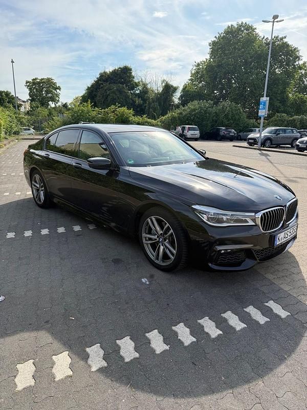 Schwarz Gebraucht 2016 BMW 730 Performance Limousine | 33.900 € (Etwas zu teuer) - Bild 1/4